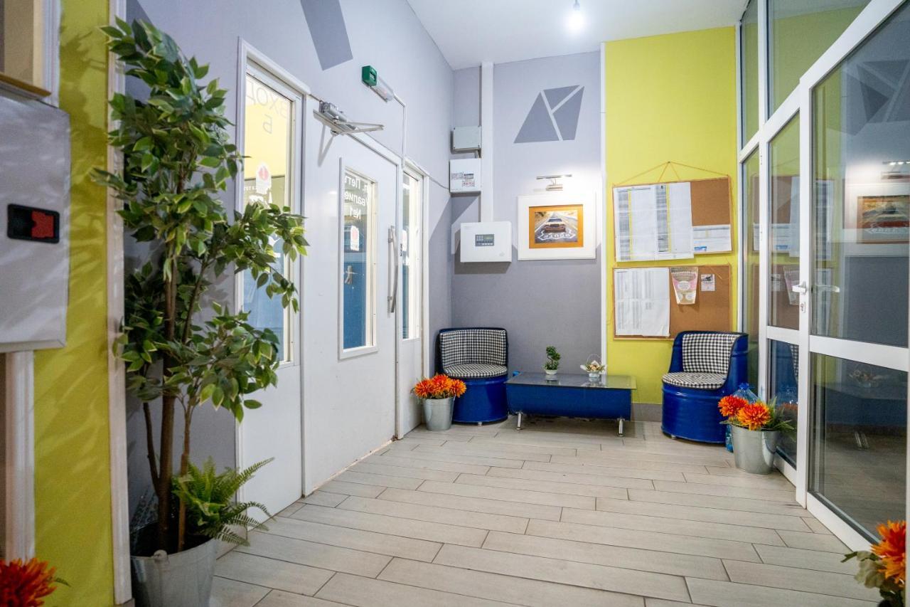 Cozy Little Apartment In Studentski Grad Sofía Exterior foto