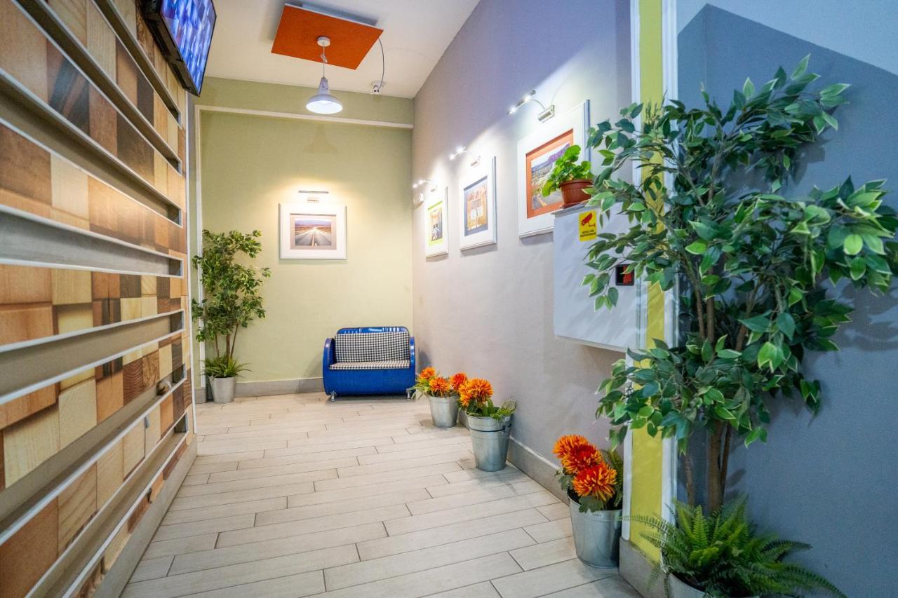 Cozy Little Apartment In Studentski Grad Sofía Exterior foto
